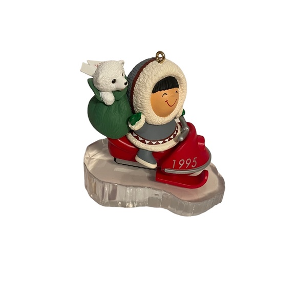 Hallmark Frosty Friends 1995 Christmas Ornament Eskimo & Polar Bear Snowmobiling - Picture 2 of 7
